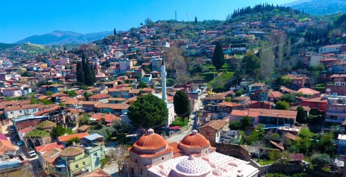 Tire: Geleneksel Pazar ve Doğal Güzellikler